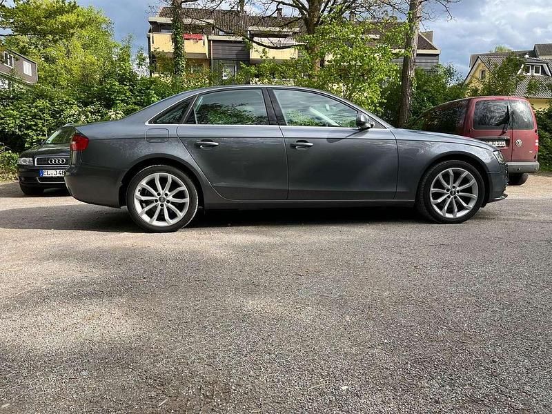Gebraucht Audi A4 Ambiente 179 PS (131 kW) 2013 Grau Limousine