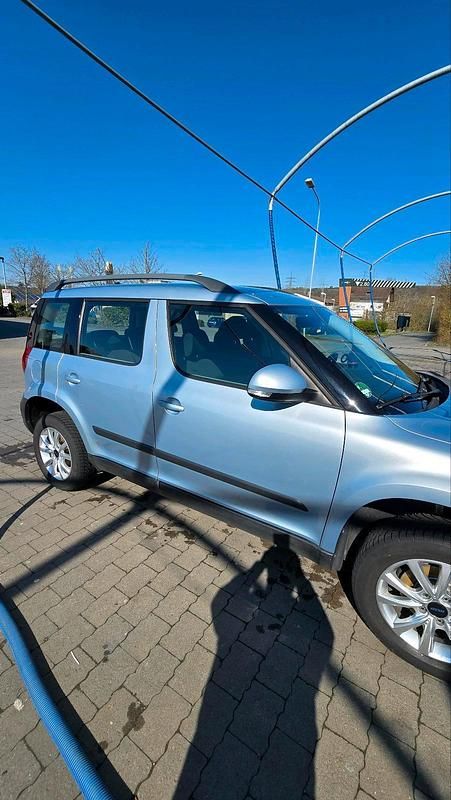 Gebraucht Skoda Yeti 105 PS (77 kW) 2010 Blau SUV