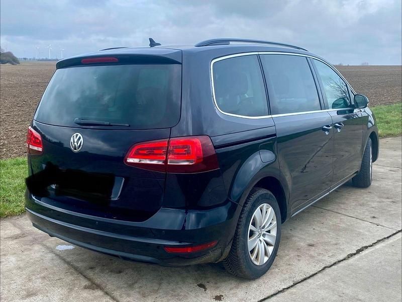 Gebraucht VW Sharan Comfortline 150 PS (110 kW) 2016 Schwarz Van / Kleinbus