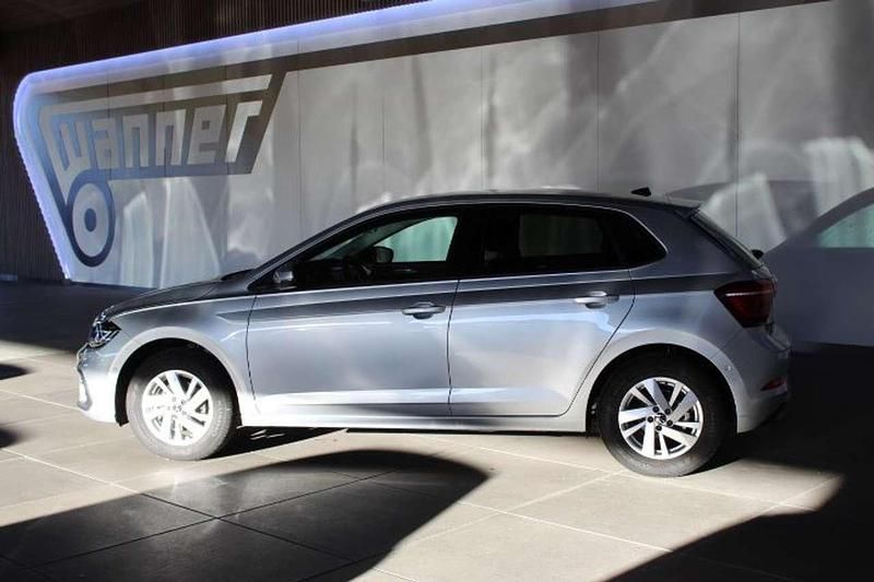 Reflexsilbermetallic Neu 2025 VW Polo IQ Drive Kleinwagen | 26.440 € (Guter Preis) - Bild 1/4