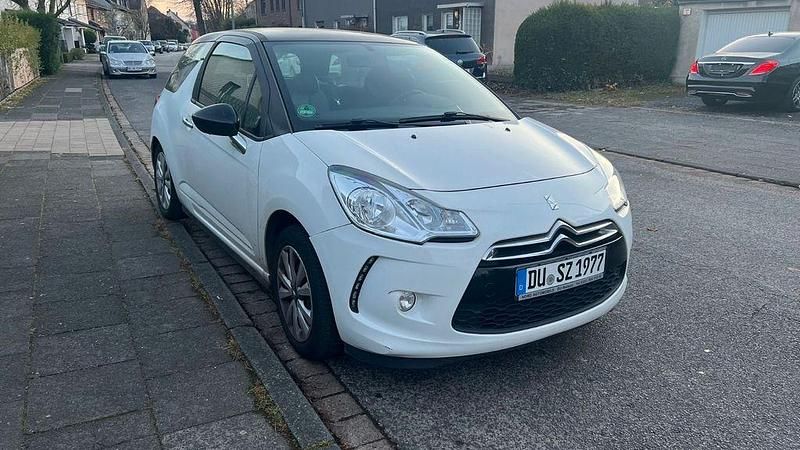 Weiß Gebraucht 2010 Citroën DS3 Limousine | 3.850 € (Fairer Preis) - Bild 1/4
