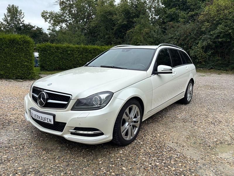Weiß Gebraucht 2011 Mercedes C250 Kombi | 8.990 € (Guter Preis) - Bild 1/4