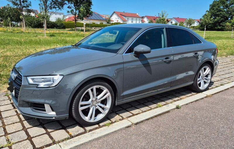 Grau Gebraucht 2018 Audi A3 Sport Limousine | 17.700 € (Guter Preis) - Bild 1/4