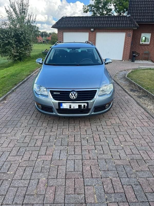 Silber Gebraucht 2009 VW Passat Kombi | 1.999 € (Etwas zu teuer) - Bild 1/4