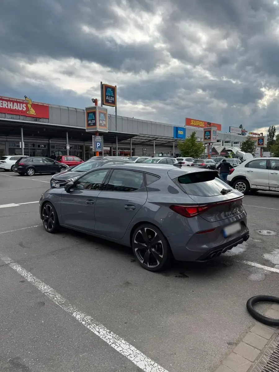 Gebraucht Cupra Leon 300 PS (220 kW) 2022 Grau Limousine
