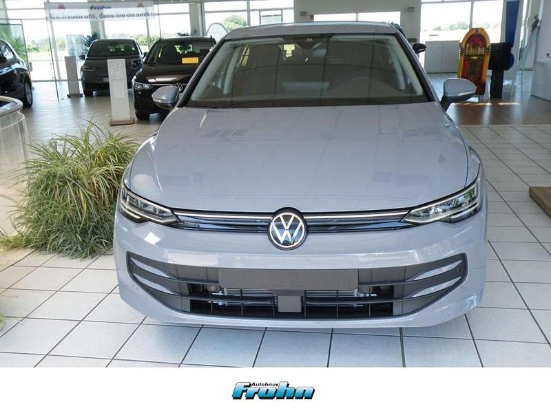 Mondsteingrau Gebraucht 2025 VW Golf VIII Goal Limousine | 31.600 € (Teuer) - Bild 1/4