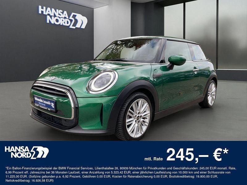 Grün / british racing green (metallic) Gebraucht 2022 Mini Cooper Classic Kleinwagen | 22.250 € (Fairer Preis) - Bild 1/4