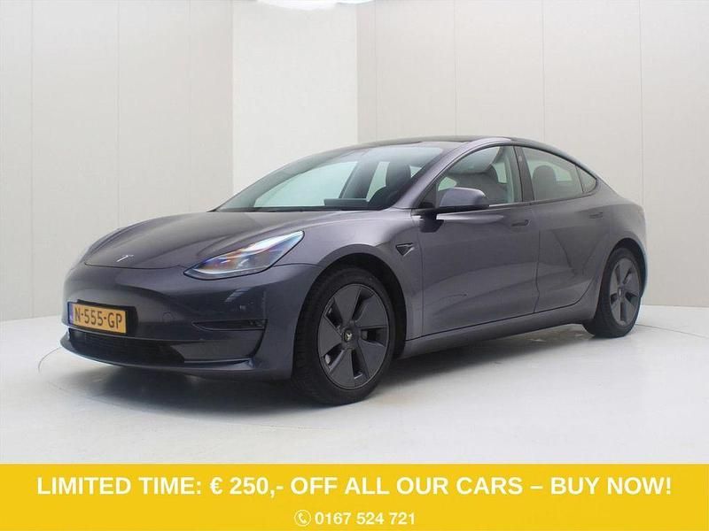 Grau Gebraucht 2021 Tesla Model 3 Long Range AWD Limousine | 25.900 € (Fairer Preis) - Bild 1/4