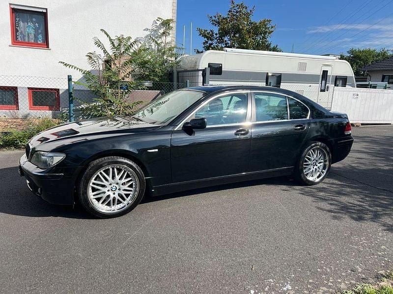Schwarz Gebraucht 2005 BMW 730 Sport Line Limousine | 6.490 € (Superpreis) - Bild 1/4