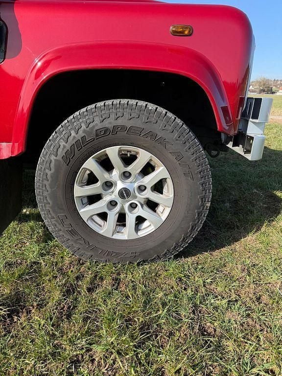 Gebraucht Land Rover Defender 122 PS (89 kW) 2011 Rot Kombi