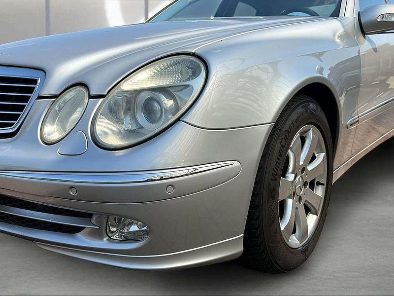 Gebraucht Mercedes E200 Avantgarde 163 PS (119 kW) 2003 Silber Limousine