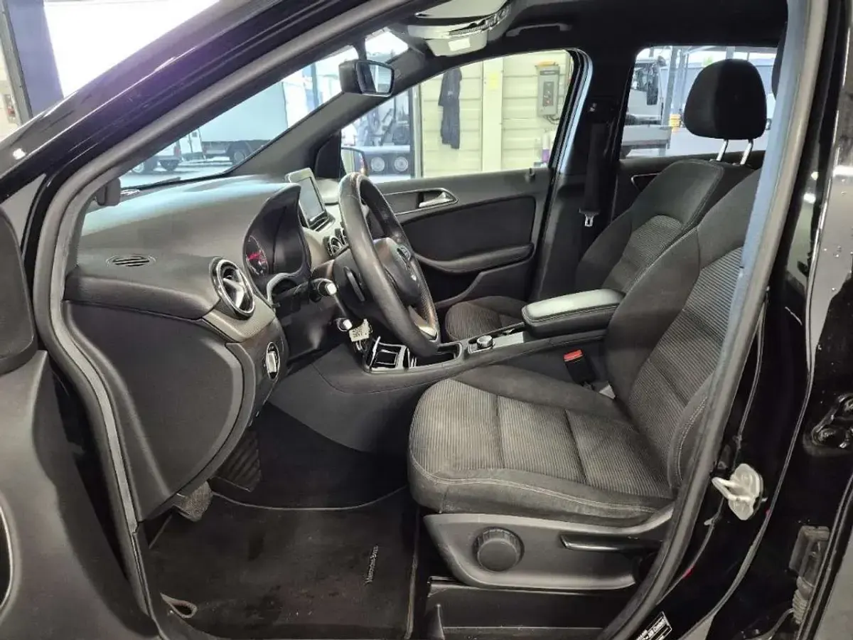 Gebraucht Mercedes B Electric Drive 131 kW (179 PS) 2015 Schwarz Van / Kleinbus