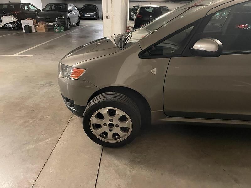 Gebraucht Mitsubishi Colt 95 PS (69 kW) 2012 Grau Kleinwagen