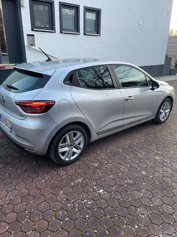 Gebraucht Renault Clio V Experience 140 PS (102 kW) 2021 Silber Kleinwagen