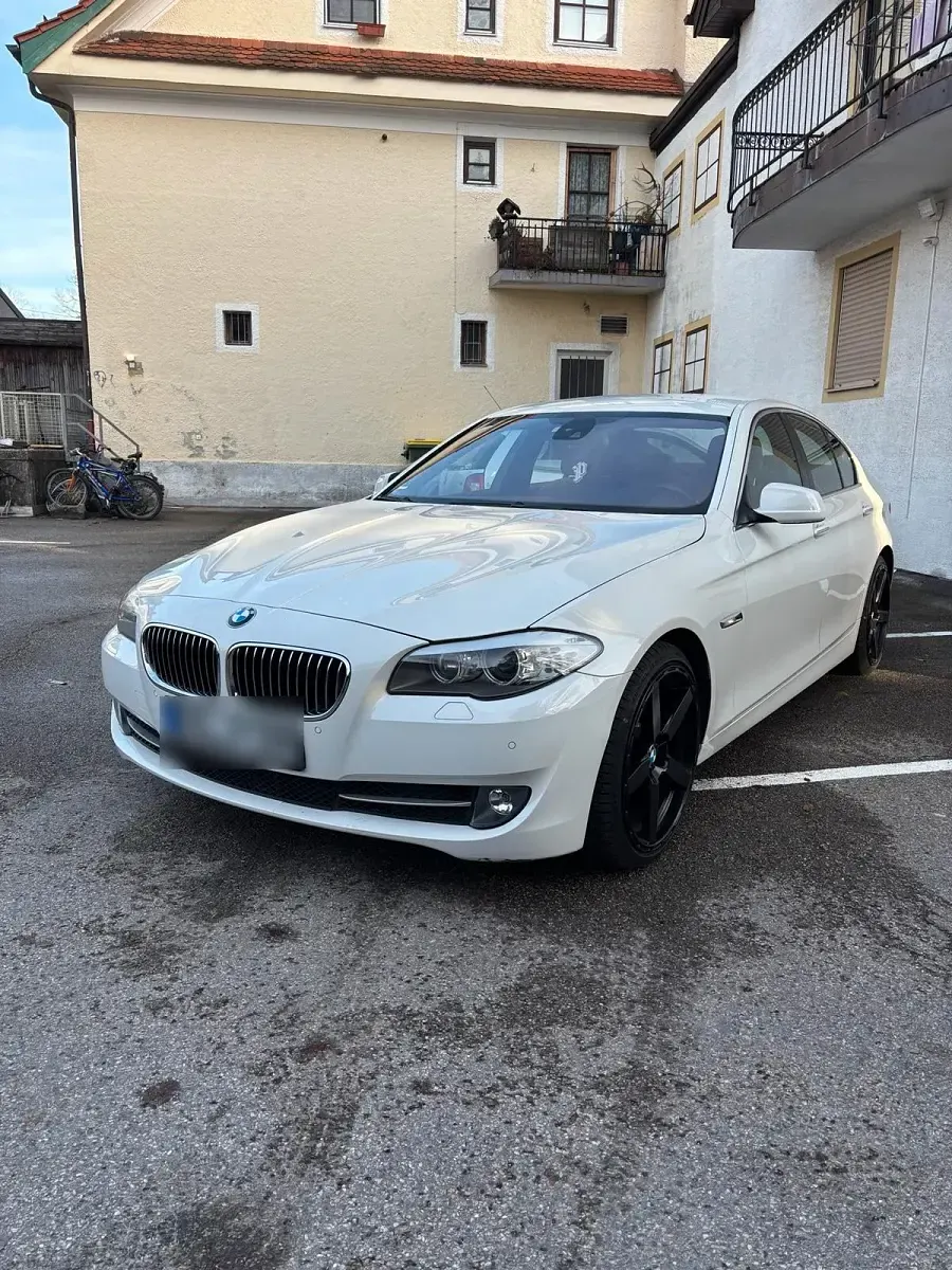 Gebraucht BMW 523 204 PS (150 kW) 2010 Weiß Limousine
