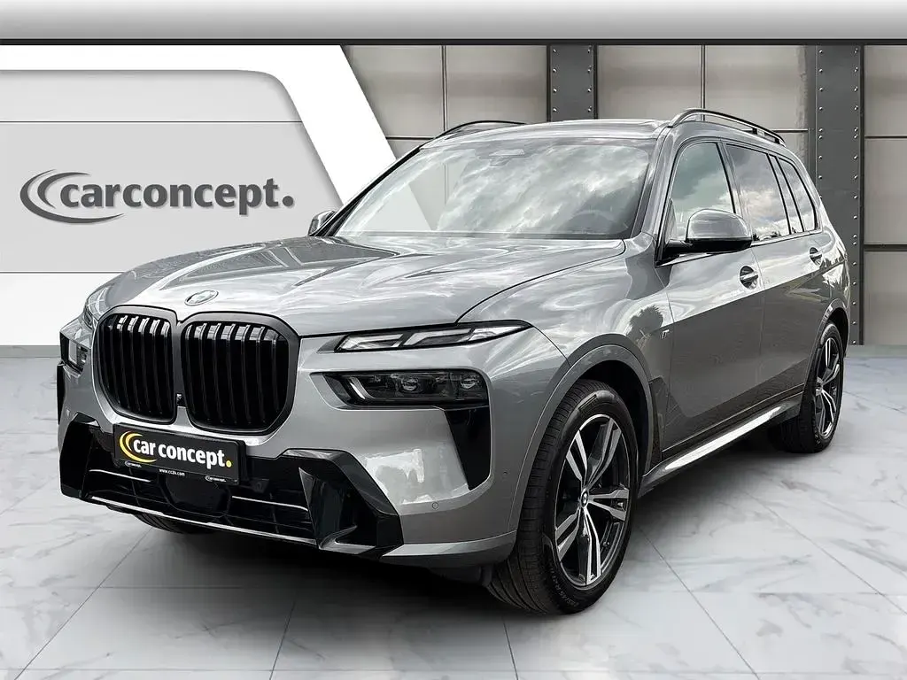 Gebraucht BMW X7 M Sport 352 PS (258 kW) 2025 Grau SUV