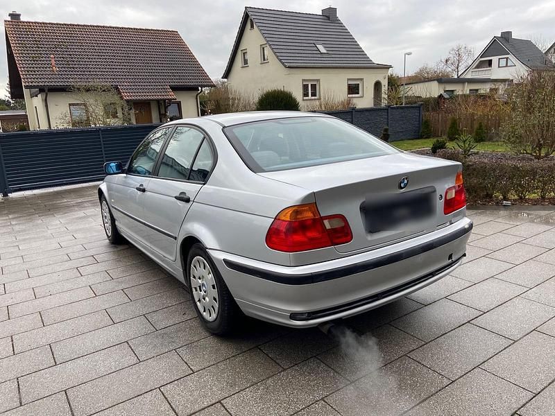 Gebraucht BMW 318 150 PS (110 kW) 1998 Silber Limousine