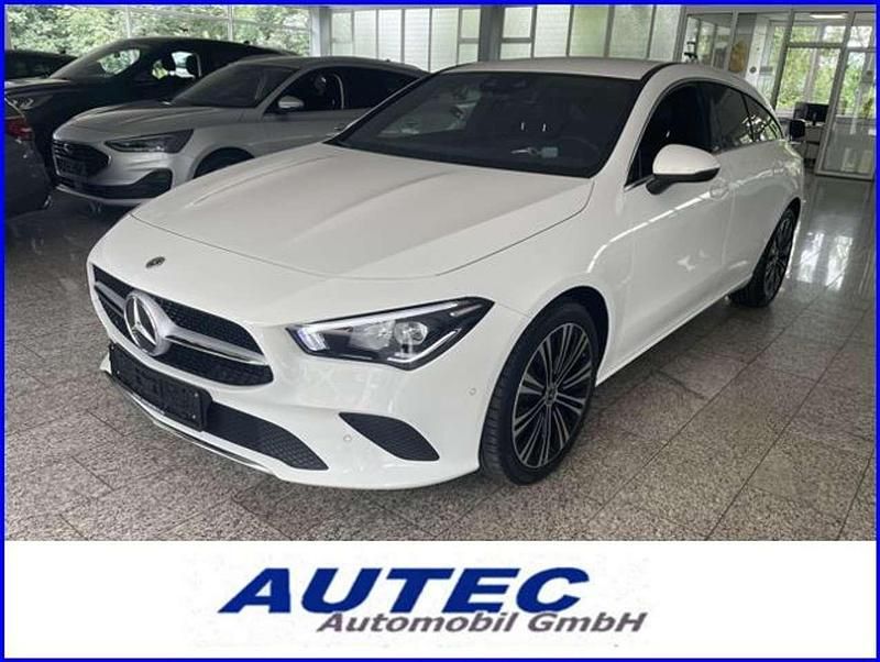 Weiss Gebraucht 2023 Mercedes CLA200 Shooting Brake Kombi | 30.443 € (Fairer Preis) - Bild 1/4