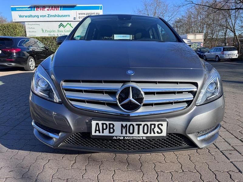 Gebraucht Mercedes B180 109 PS (80 kW) 2012 Grau Van / Kleinbus