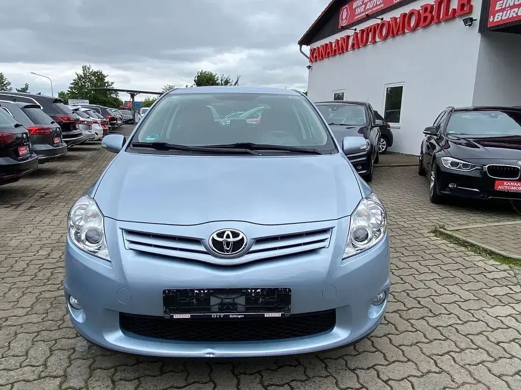 Gebraucht Toyota Auris Life 99 PS (72 kW) 2012 Blau Limousine
