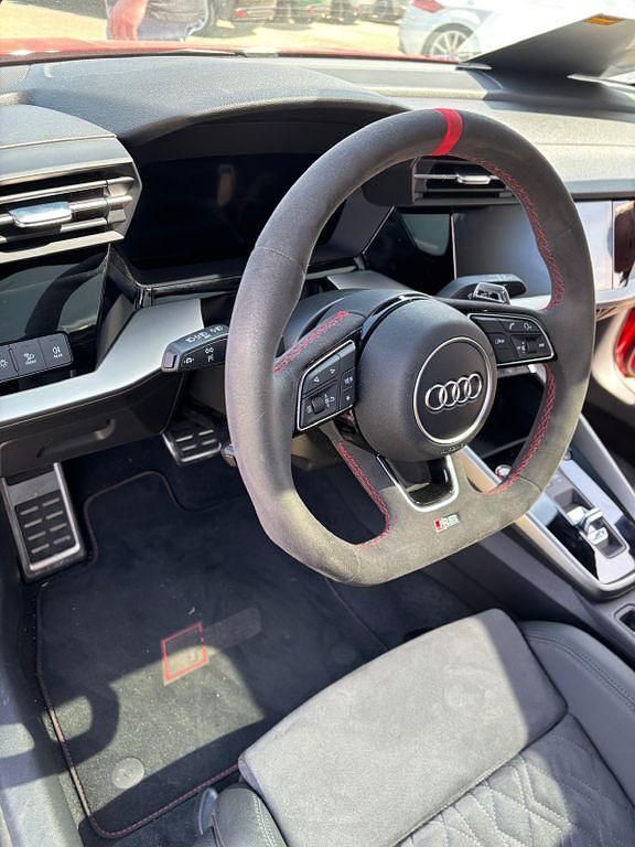 Gebraucht Audi RS3 Ambiente 400 PS (294 kW) 2023 Rot Limousine