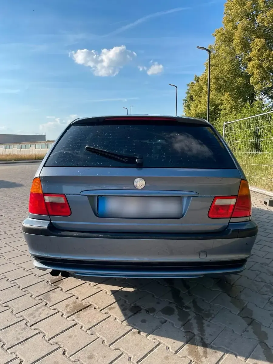 Gebraucht BMW 320 2000 Silber Limousine
