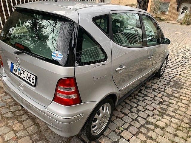 Gebraucht Mercedes A140 Elegance 82 PS (60 kW) 2004 Silber Van / Kleinbus