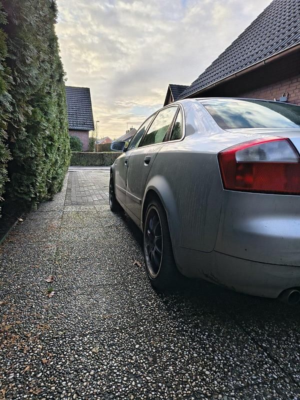 Gebraucht Audi A4 102 PS (75 kW) 2004 Silber Limousine