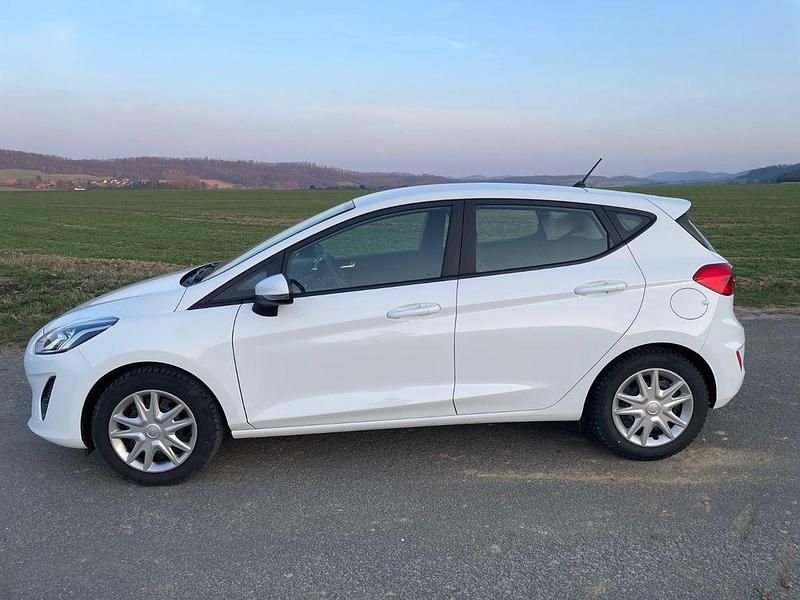 Gebraucht Ford Fiesta Trend 86 PS (63 kW) 2018 Weiß Kleinwagen