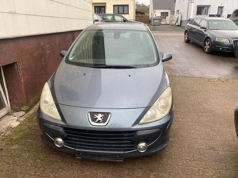 Eisengrau/metallic Gebraucht 2005 Peugeot 307 Tendance Kleinwagen | 666 € (Guter Preis) - Bild 1/4