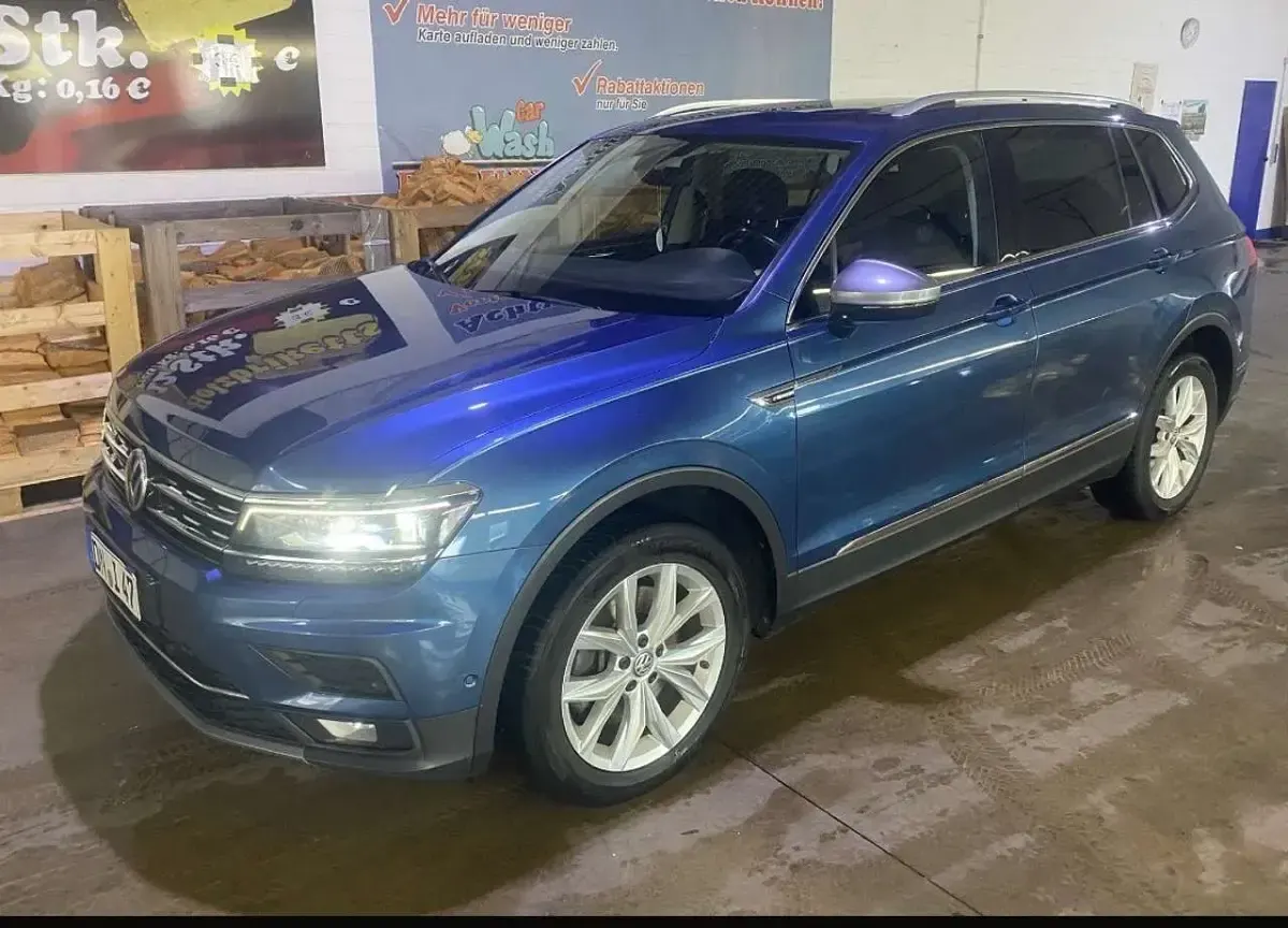 Gebraucht VW Tiguan Allspace Highline 239 PS (175 kW) 2018 Blau SUV