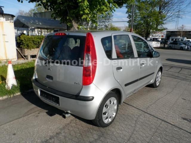 Gebraucht Mitsubishi Colt 95 PS (69 kW) 2004 Silber metallic Limousine