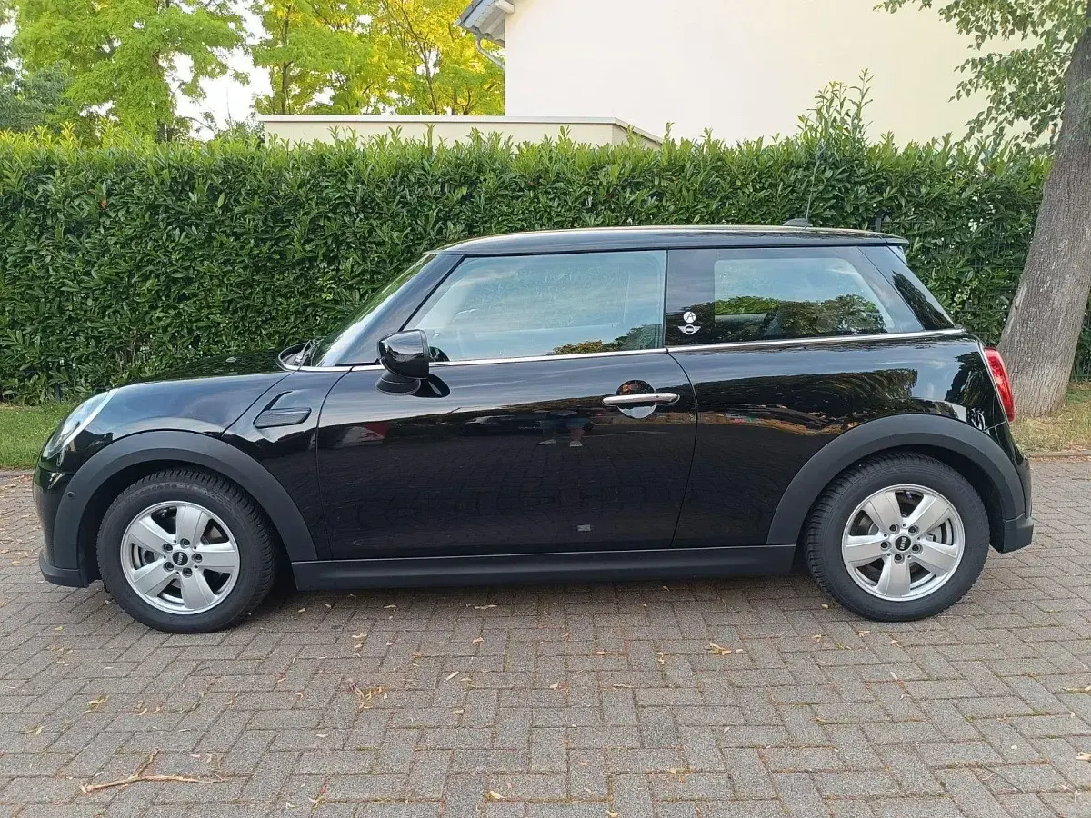 Gebraucht Mini ONE 102 PS (75 kW) 2022 Schwarz Kleinwagen