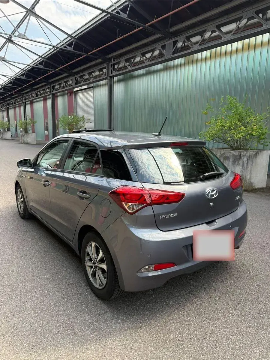 Gebraucht Hyundai i20 Active 84 PS (61 kW) 2018 Grau Kleinwagen