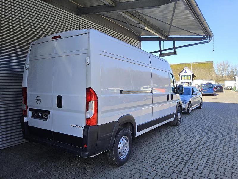 Gebraucht Opel Movano 140 PS (102 kW) 2022 Eis weiss Van
