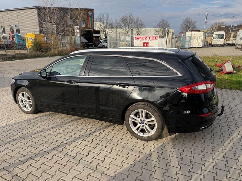 Gebraucht Ford Mondeo Titanium 179 PS (131 kW) 2016 Schwarz Kombi