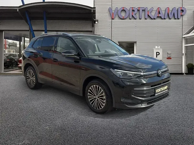 Gebraucht VW Tiguan Goal 131 PS (96 kW) 2025 Grenadillschwarz SUV