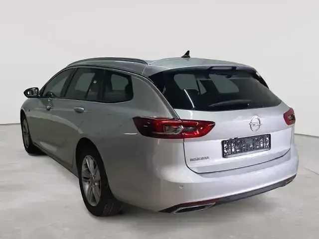 Używany Opel Insignia Elegance 174 KM (127 kW) 2022 Srebrny Kombi