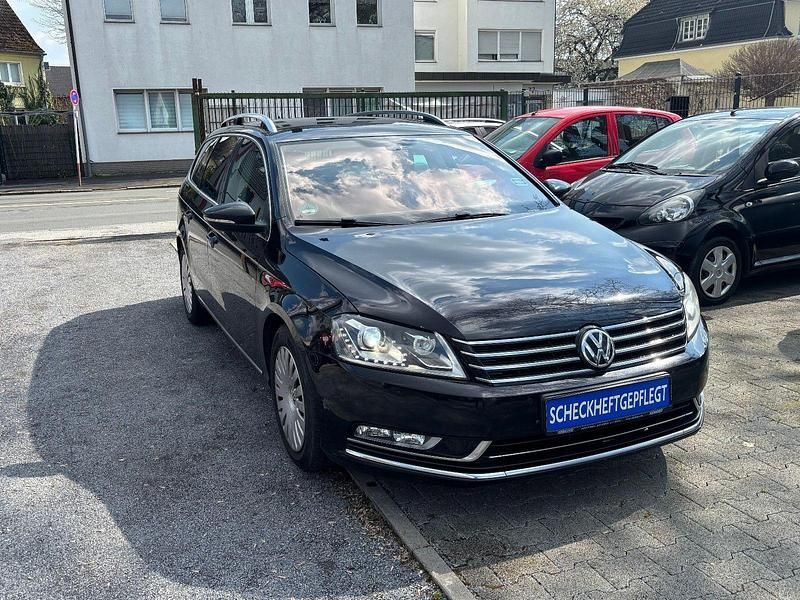 Gebraucht VW Passat Highline 140 PS (102 kW) 2013 Schwarz Kombi