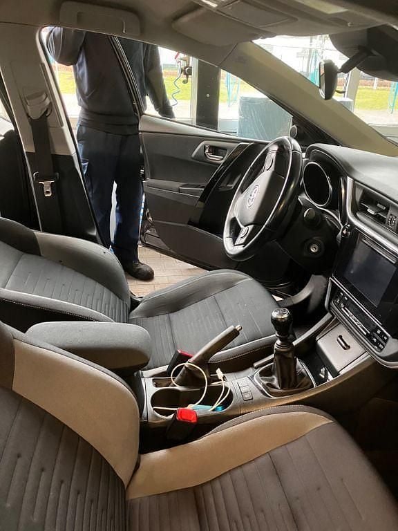 Gebraucht Toyota Auris Design 116 PS (85 kW) 2016 Schwarz Limousine