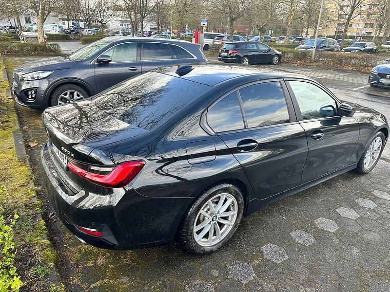 Gebraucht BMW 330e Advantage 292 PS (214 kW) 2019 Schwarz Limousine