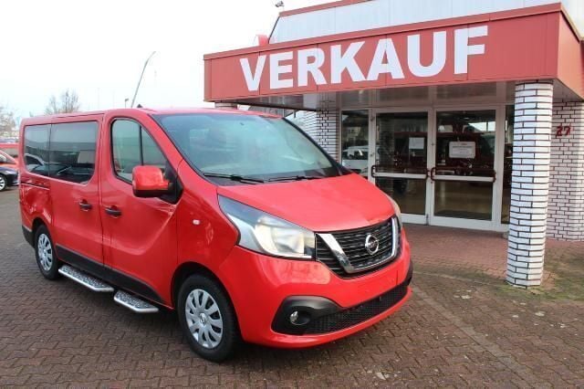 Rot Gebraucht 2018 Nissan NV300 Van | 19.490 € (Fairer Preis) - Bild 1/4