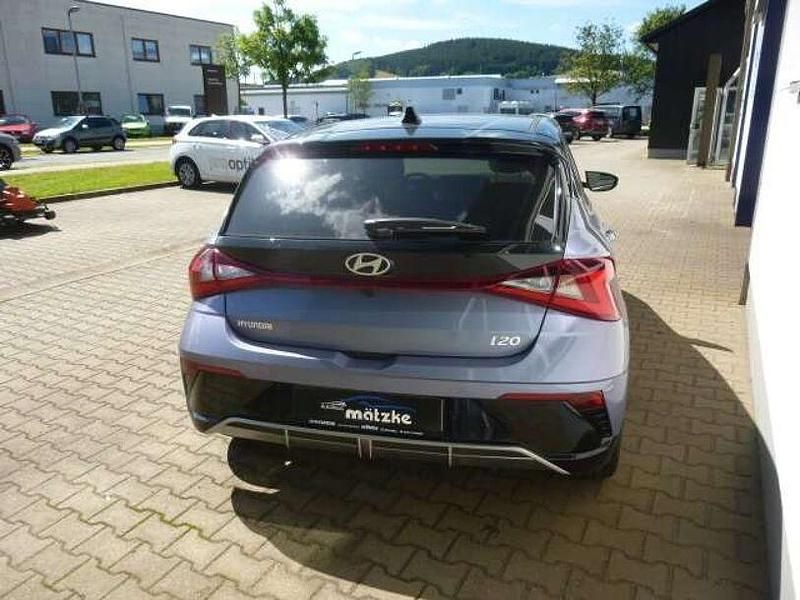 Gebraucht Hyundai i20 Select 84 PS (61 kW) 2024 Blau Limousine