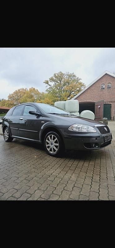 Andere farben Gebraucht 2007 Fiat Croma Dynamic Kombi | 799 € (Fairer Preis) - Bild 1/4