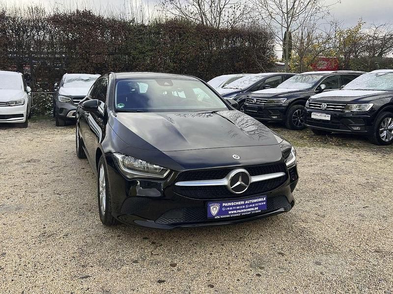 Nachtschwarz Gebraucht 2020 Mercedes CLA180 Shooting Brake Kombi | 18.999 € (Superpreis) - Bild 1/4