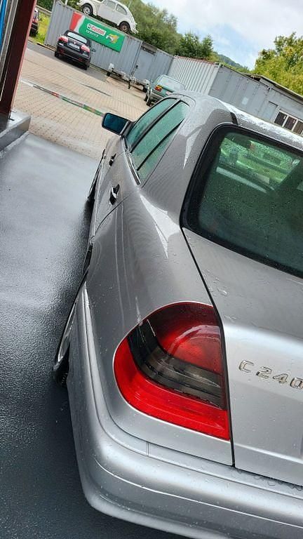 Silber Gebraucht 1998 Mercedes C240 Limousine | 6.700 € (Fairer Preis) - Bild 1/4