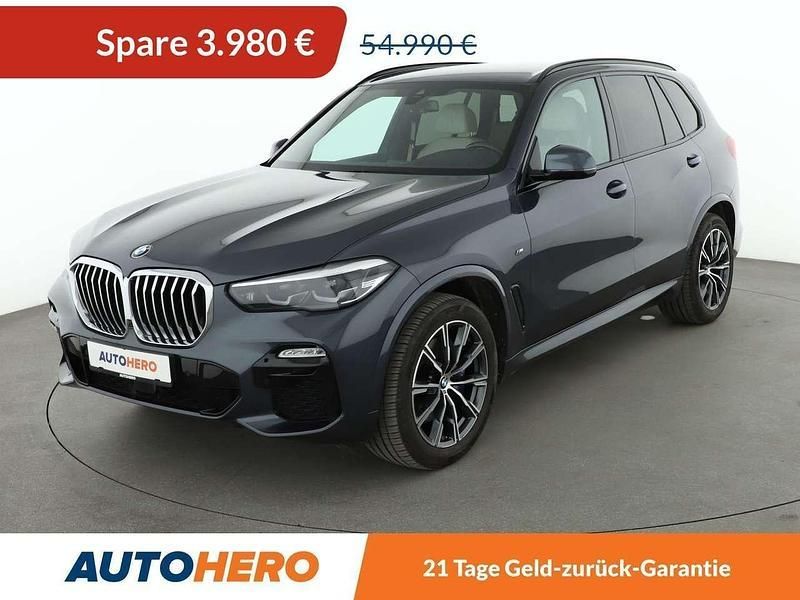 Arktikgrau brillanteffekt Gebraucht 2021 BMW X5 M Sport SUV | 51.010 € (Superpreis) - Bild 1/3