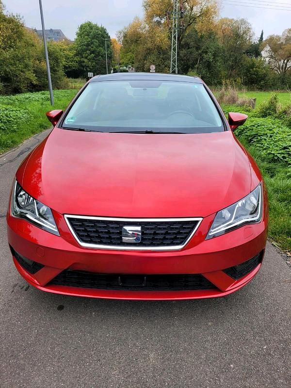 Rot Gebraucht 2018 Seat Leon SC Style Kleinwagen | 10.900 € - Bild 1/4