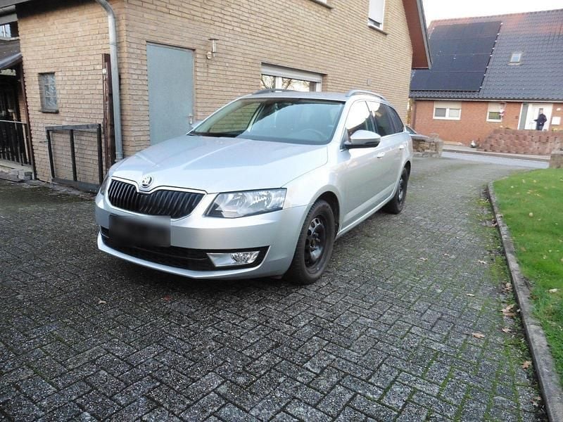 Gebraucht Skoda Octavia Style 110 PS (80 kW) 2017 Silber Kombi
