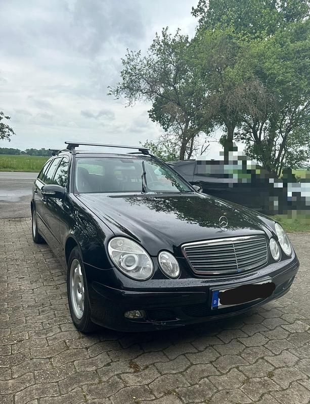 Schwarz Gebraucht 2005 Mercedes E220 Kombi | 2.800 € (Superpreis) - Bild 1/4